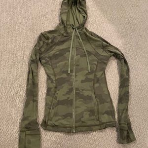 Lululemon Green camo define jacket with hood size 4